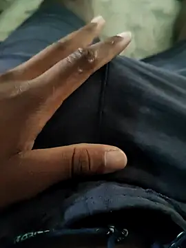 Snapshot of Arthu2r chatting on 12-02-25, 11:48 Arthu2r online show from 12-02-25, 11:48