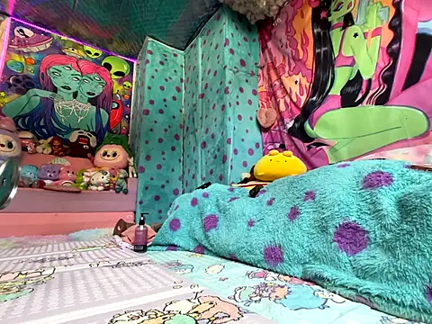 BABYUNICORN online show from 10-26-25, 06:58