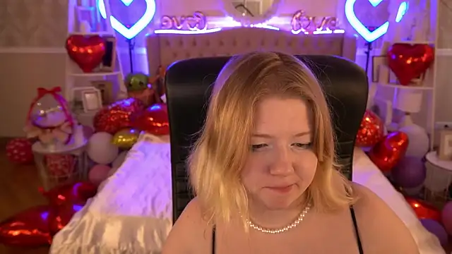 Snapshot of Tinker_Belll chatting on 02-28-25, 05:48 Tinker Belll online show from 02-28-25, 05:48