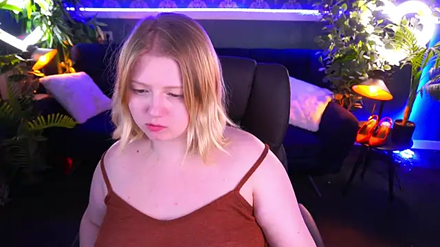 Snapshot of Tinker_Belll chatting on 03-14-25, 01:05 Tinker Belll online show from 03-14-25, 01:05