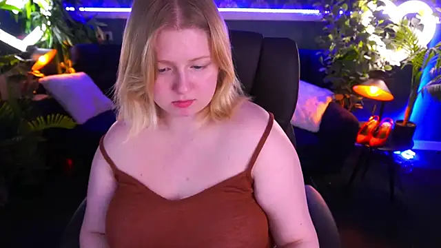 Snapshot of Tinker_Belll chatting on 03-14-25, 04:10 Tinker Belll online show from 03-14-25, 04:10