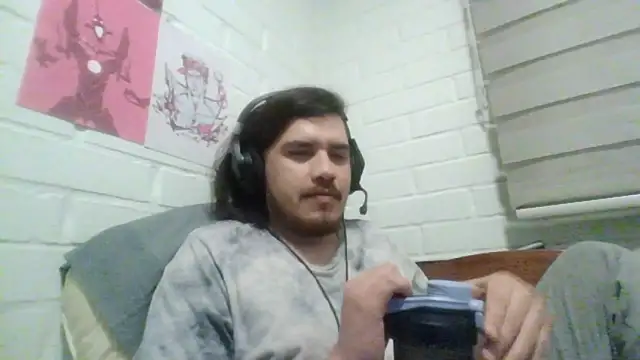 Snapshot of hung_weeb chatting on 10-28-25, 02:26 hung weeb online show from 10-28-25, 02:26