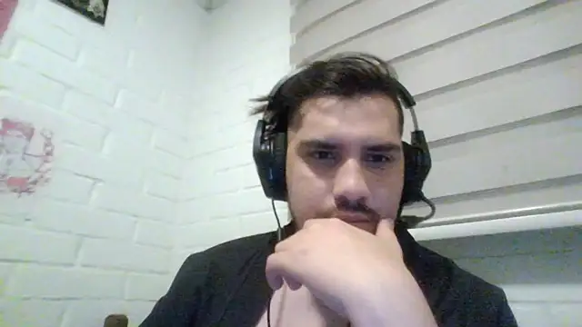 Snapshot of hung_weeb chatting on 01-16-26, 03:21 hung weeb online show from 01-16-26, 03:21