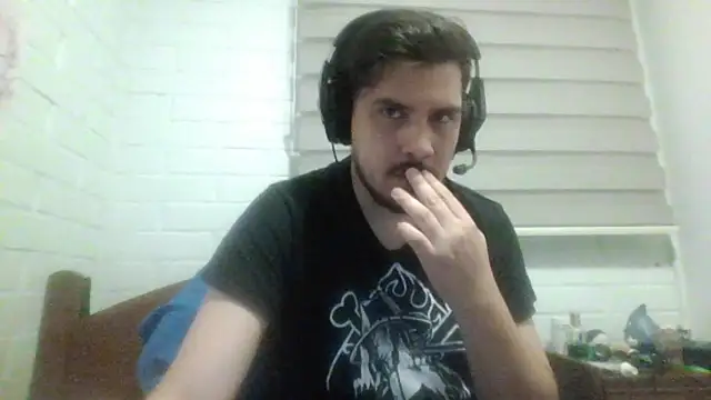 Snapshot of hung_weeb chatting on 03-17-26, 01:32 hung weeb online show from 03-17-26, 01:32