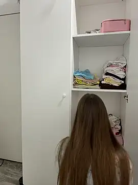 elikako online show from 04-15-26, 11:06