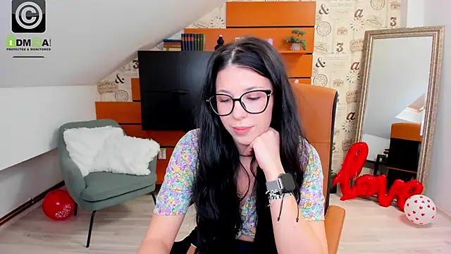 EmillyTaylor online show from 02-25-25, 10:47