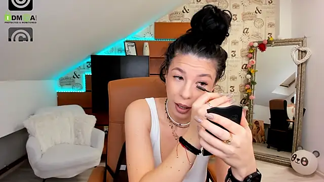 EmillyTaylor online show from 10-23-25, 03:39