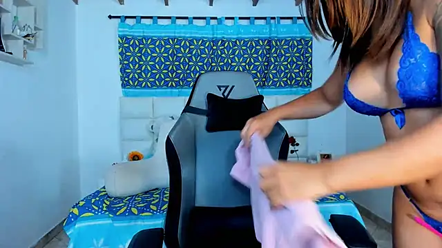 Snapshot of shadia-orozco chatting on 02-21-25, 07:45 shadia-orozco online show from 02-21-25, 07:45