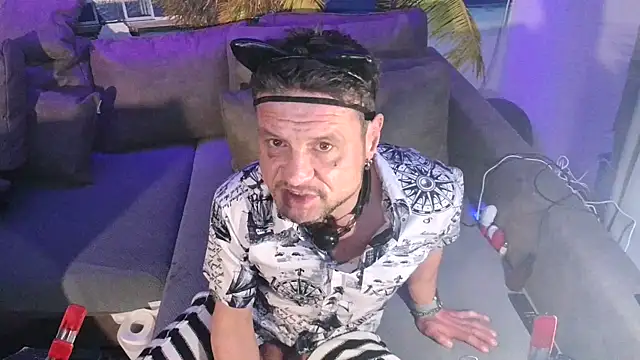 Snapshot of druckfug chatting on 02-27-25, 08:50 druckfug online show from 02-27-25, 08:50