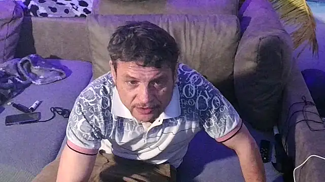 Snapshot of druckfug chatting on 03-18-25, 09:53 druckfug online show from 03-18-25, 09:53