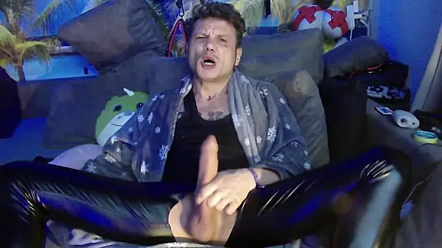 Snapshot of druckfug chatting on 02-12-26, 02:50 druckfug online show from 02-12-26, 02:50