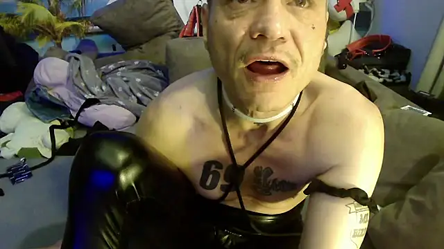 Snapshot of druckfug chatting on 02-20-26, 12:51 druckfug online show from 02-20-26, 12:51