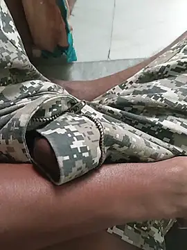 Snapshot of anjaanarun chatting on 10-29-25, 03:09 anjaanarun online show from 10-29-25, 03:09