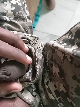 Snapshot of anjaanarun chatting on 11-01-25, 02:46 anjaanarun online show from 11-01-25, 02:46