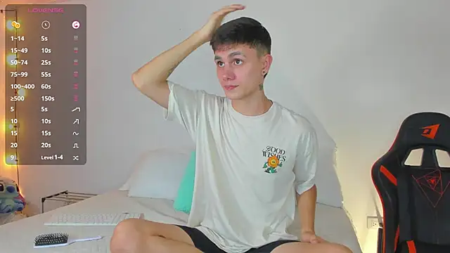 Snapshot of DustinLevine chatting on 01-29-25, 11:14 DustinLevine online show from 01-29-25, 11:14