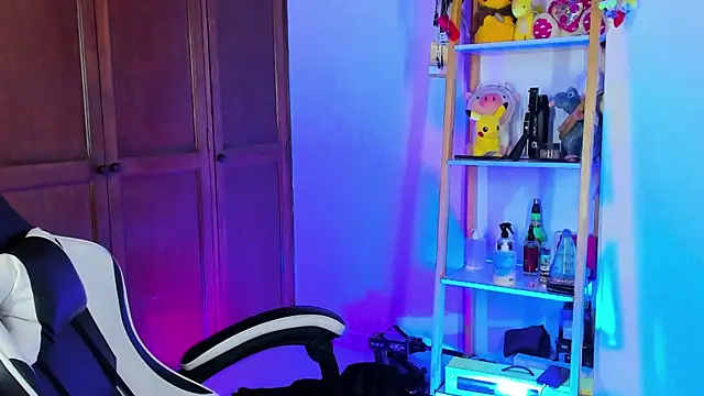 Snapshot of eymy-hadid chatting on 10-14-25, 08:42 eymy-hadid online show from 10-14-25, 08:42