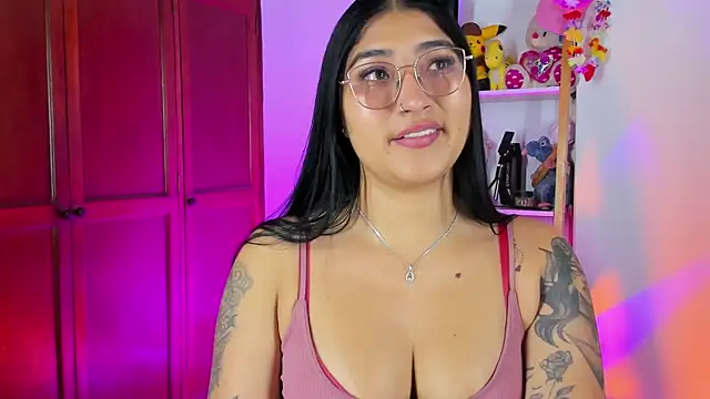 Snapshot of eymy-hadid chatting on 10-20-25, 12:55 eymy-hadid online show from 10-20-25, 12:55