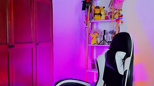 Snapshot of eymy-hadid chatting on 11-25-25, 09:26 eymy-hadid online show from 11-25-25, 09:26