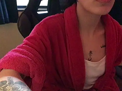 Snapshot of YumieCp chatting on 03-08-25, 08:33 YumieCp online show from 03-08-25, 08:33