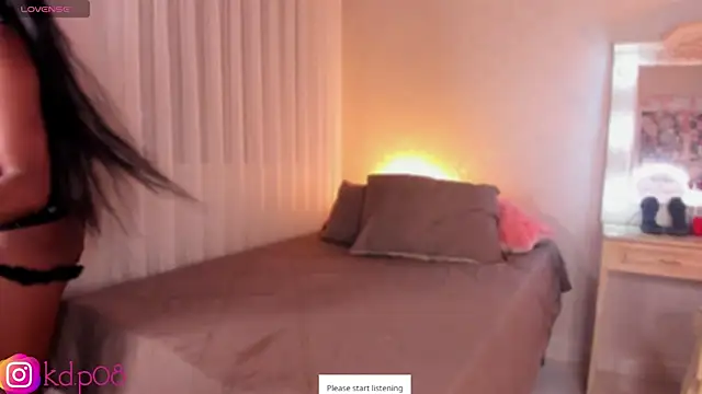 Snapshot of shannol_ryan chatting on 04-11-26, 12:37 shannol ryan online show from 04-11-26, 12:37