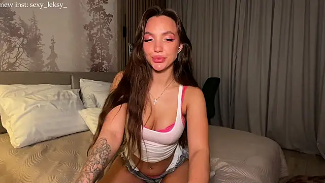 Snapshot of Lex_Love chatting on 04-18-26, 07:40 Lex Love online show from 04-18-26, 07:40