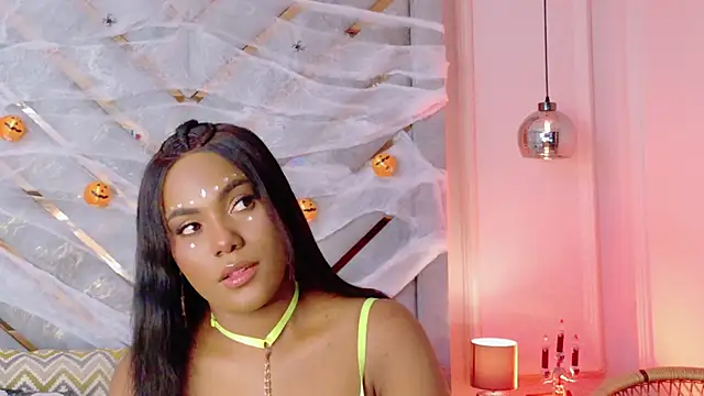 Sara Boom online show from 10-30-25, 02:29