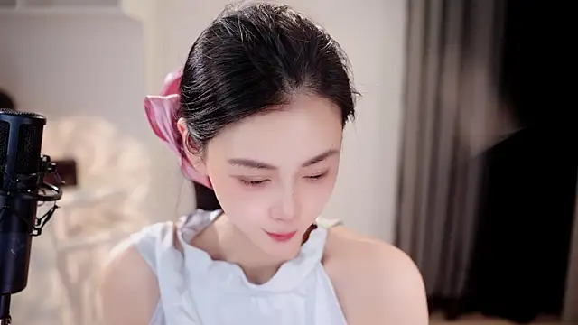 Snapshot of Ocean--Lili chatting on 06-21-26, 02:19 Ocean--Lili online show from 06-21-26, 02:19