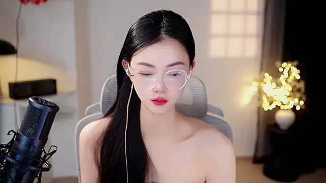 Snapshot of Ocean--Lili chatting on 07-13-26, 02:20 Ocean--Lili online show from 07-13-26, 02:20