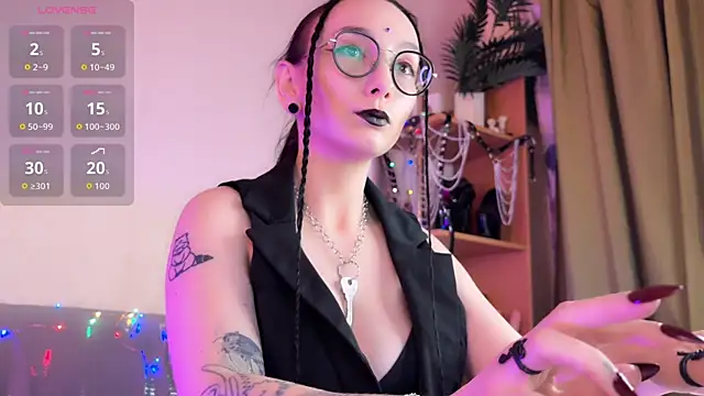 Jinhee Noir online show from 12-13-25, 08:04