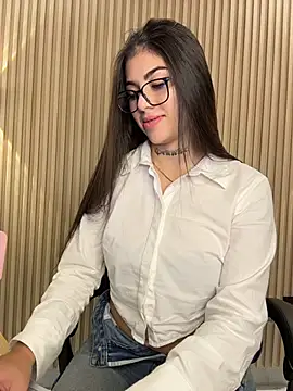 Sarasanders 4 online show from 11-10-25, 03:16