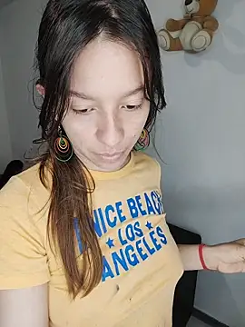 Snapshot of Isaandysex2428 chatting on 12-15-25, 02:43 Isaandysex2428 online show from 12-15-25, 02:43