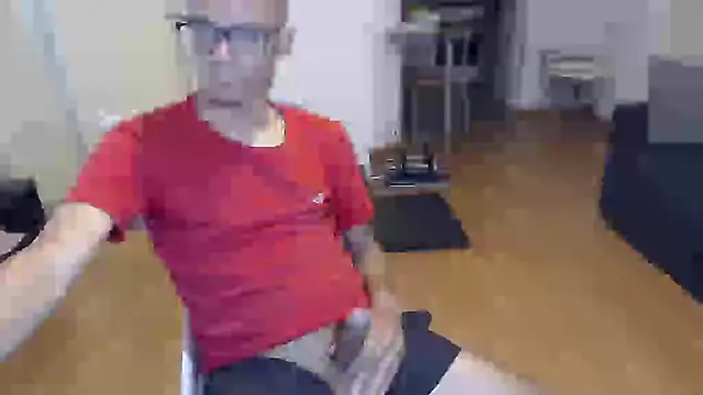 Snapshot of guachin_hunk chatting on 11-17-25, 03:12 guachin hunk online show from 11-17-25, 03:12