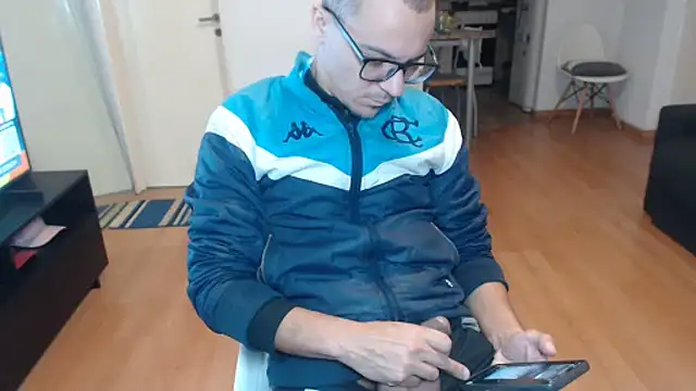 Snapshot of guachin_hunk chatting on 06-19-26, 11:08 guachin hunk online show from 06-19-26, 11:08