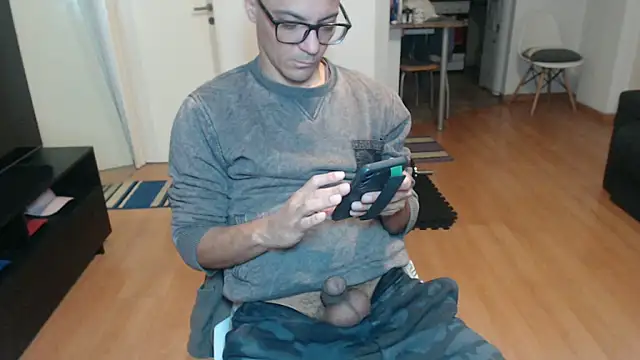 Snapshot of guachin_hunk chatting on 06-25-26, 05:07 guachin hunk online show from 06-25-26, 05:07