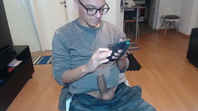 Snapshot of guachin_hunk chatting on 06-25-26, 05:12 guachin hunk online show from 06-25-26, 05:12