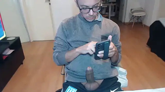 Snapshot of guachin_hunk chatting on 07-09-26, 10:14 guachin hunk online show from 07-09-26, 10:14