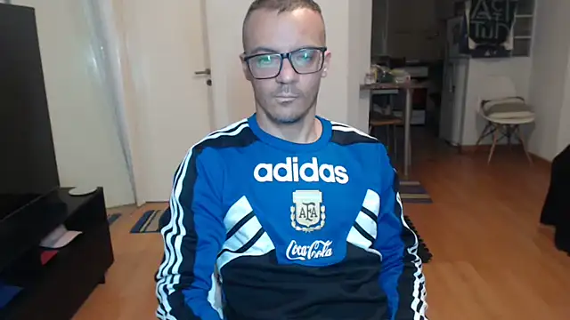 Snapshot of guachin_hunk chatting on 07-18-26, 11:30 guachin hunk online show from 07-18-26, 11:30