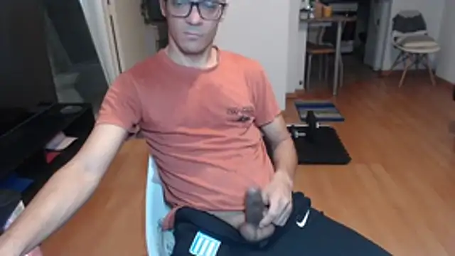 Snapshot of guachin_hunk chatting on 08-01-26, 02:55 guachin hunk online show from 08-01-26, 02:55
