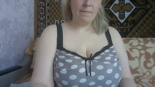 Snapshot of Diana_Britt chatting on 04-28-26, 06:40 Diana Britt online show from 04-28-26, 06:40