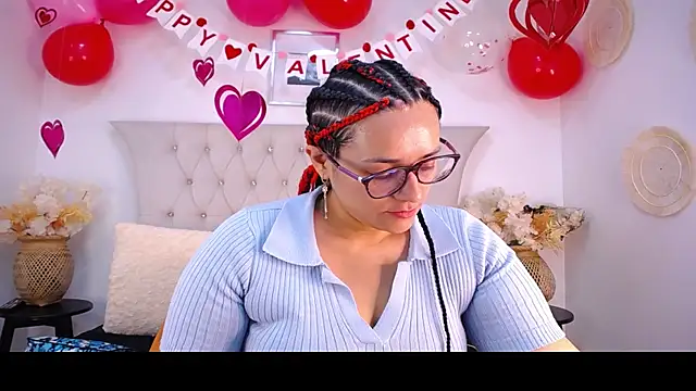 Snapshot of MIchelMomet chatting on 02-06-25, 01:54 MIchelMomet online show from 02-06-25, 01:54