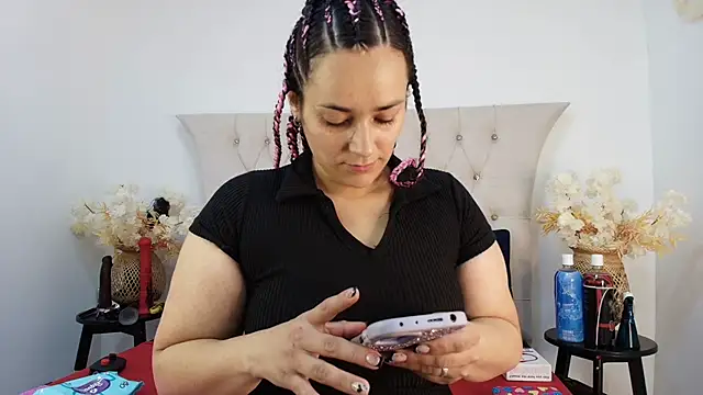 Snapshot of MIchelMomet chatting on 03-22-25, 01:08 MIchelMomet online show from 03-22-25, 01:08