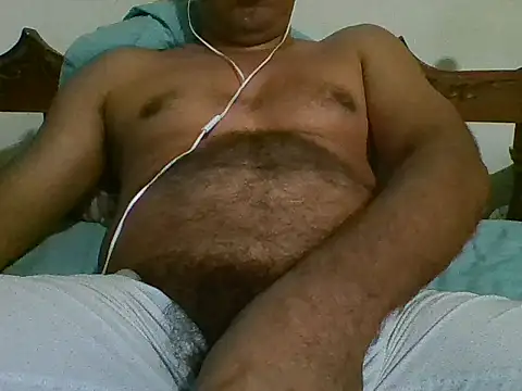 Snapshot of bbccol1 chatting on 12-23-25, 05:38 bbccol1 online show from 12-23-25, 05:38