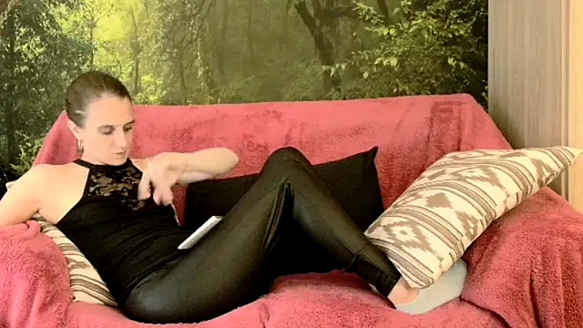 Snapshot of LadyChantale chatting on 02-17-25, 07:53 LadyChantale online show from 02-17-25, 07:53