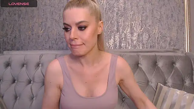 BlondieStar online show from 12-21-25, 08:05