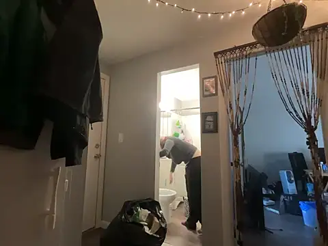 Snowbunnycake 131 online show from 11-11-25, 11:27