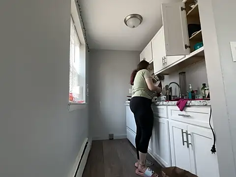 Snowbunnycake 131 online show from 11-24-25, 08:19