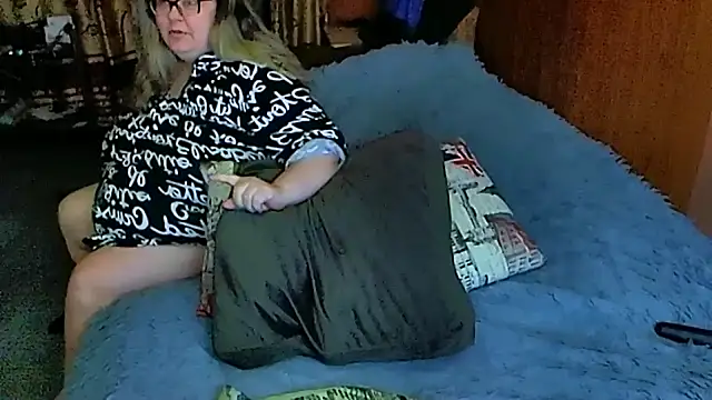 Snapshot of sex2 chatting on 03-18-25, 10:37 sex2 online show from 03-18-25, 10:37