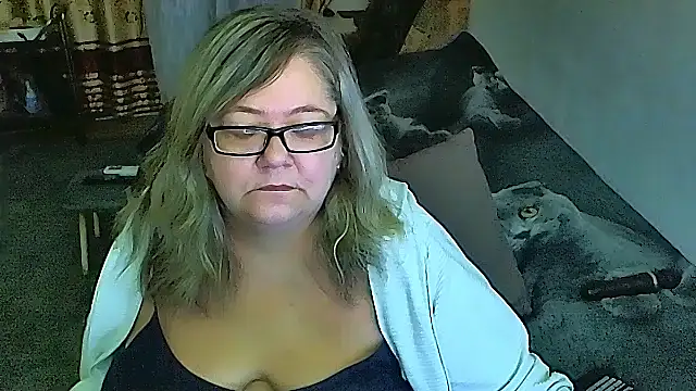 Snapshot of sex2 chatting on 11-18-25, 12:27 sex2 online show from 11-18-25, 12:27