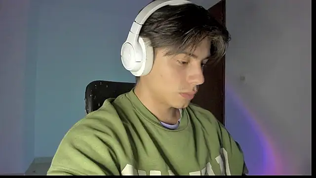 Giordano Russo online show from 10-17-25, 04:37