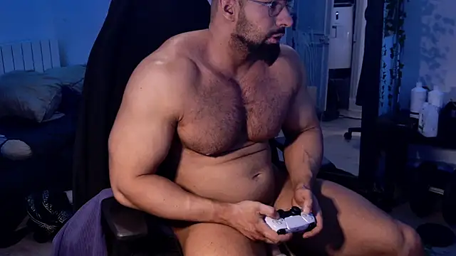 Snapshot of Musculus6 chatting on 07-26-26, 01:18 Musculus6 online show from 07-26-26, 01:18